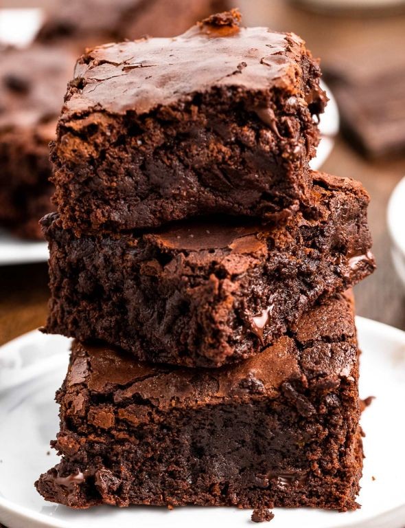 Classic Fudgy Easy Brownies