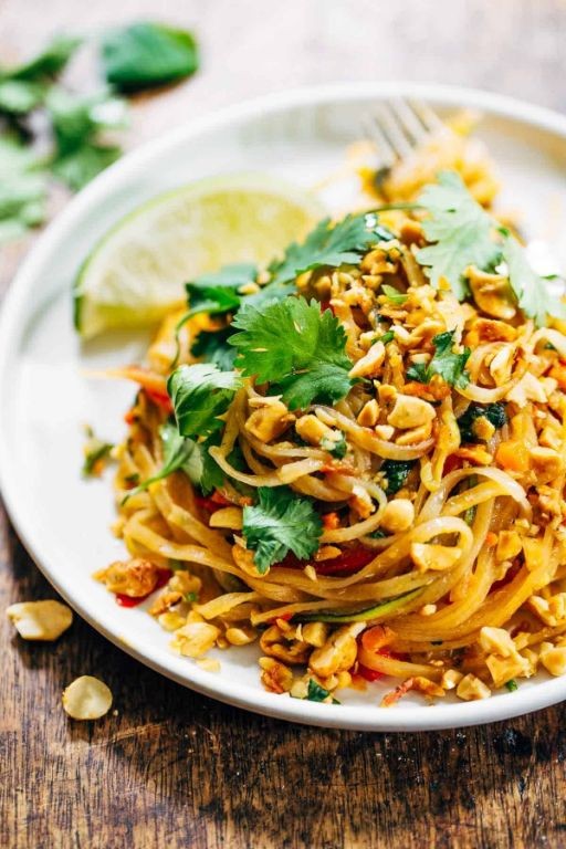 Classic Pad Thai with Peanuts