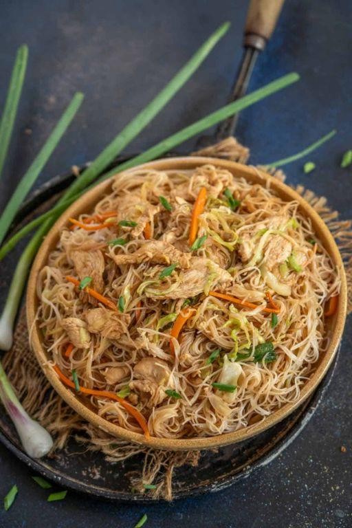 Coconut Curry Chicken Mai Fun