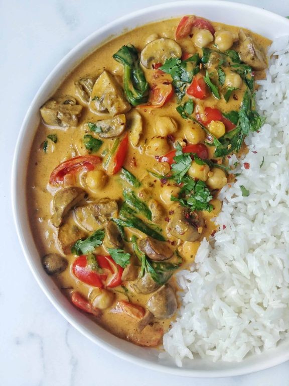 Coconut Milk Mushroom Curry with Peas