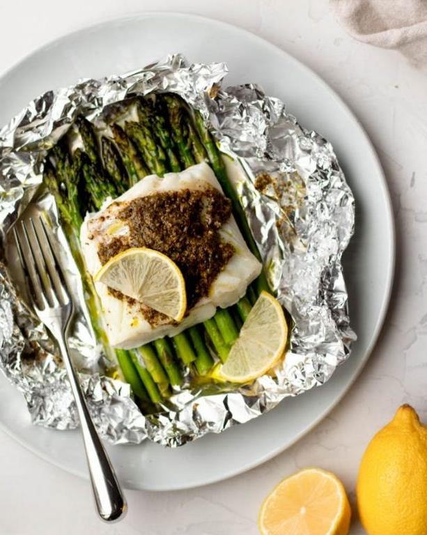 Cod and Asparagus Foil Packets