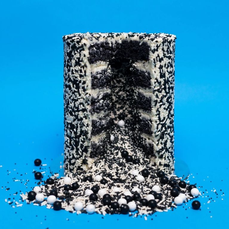 Cookies and Cream Explosion Cake