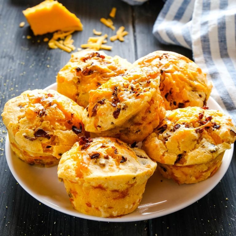 Cornbread Muffins with Bacon