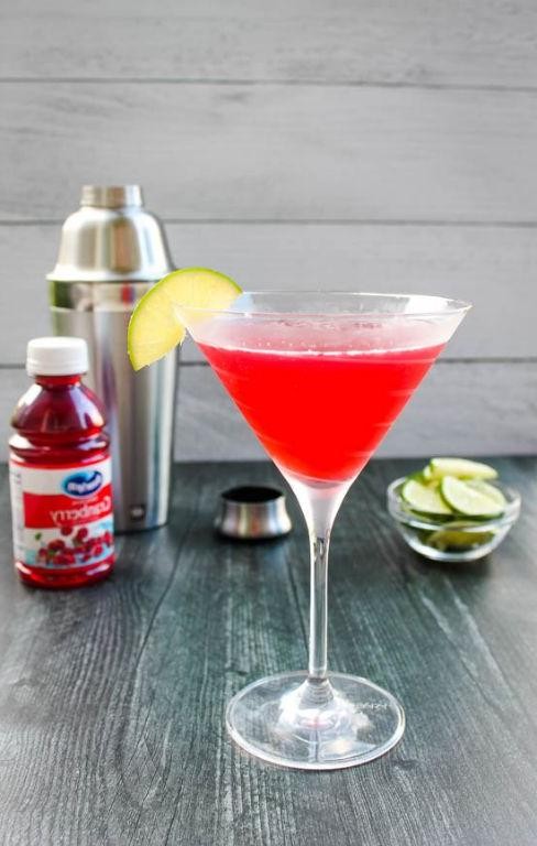 Cosmopolitan with Cranberry Juice and Lime