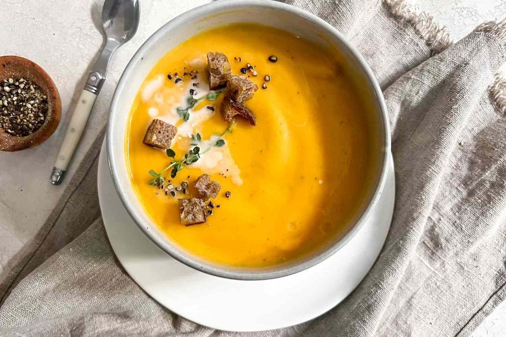 Creamy Autumn Squash Soup with Coconut Milk