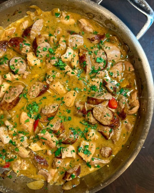 Creamy Chicken Scarpariello Pasta Bake