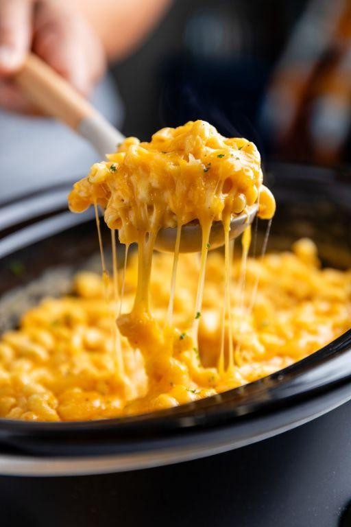 Creamy Crock Pot Mac and Cheese