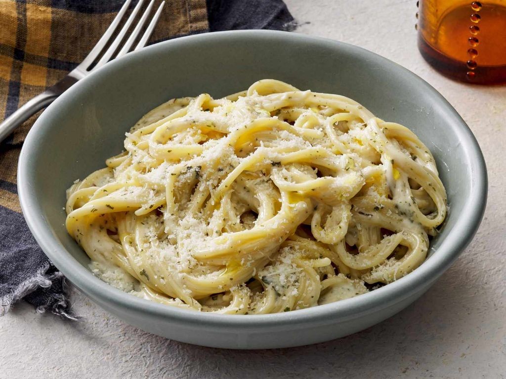 Creamy Garlic Parmesan Pasta