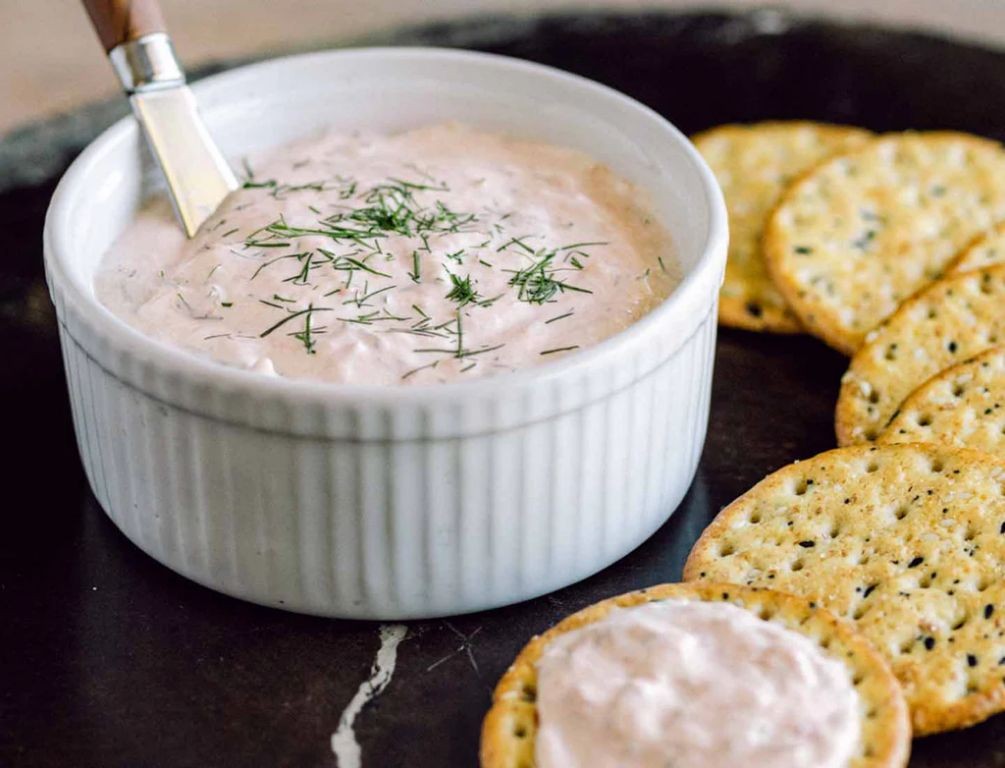 Creamy Horseradish Salmon Dip