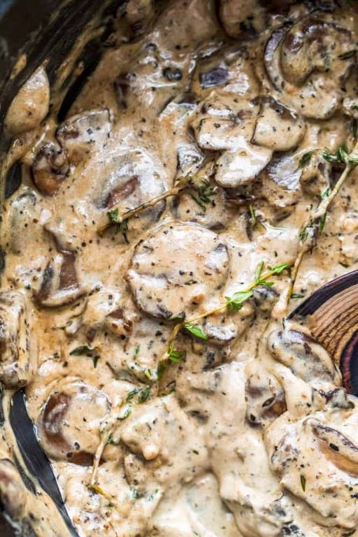 Creamy Mushroom Gravy with Thyme