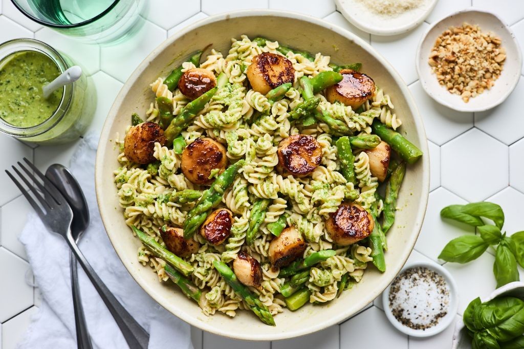 Creamy Pesto Calamarata Pasta with Scallops and Peas
