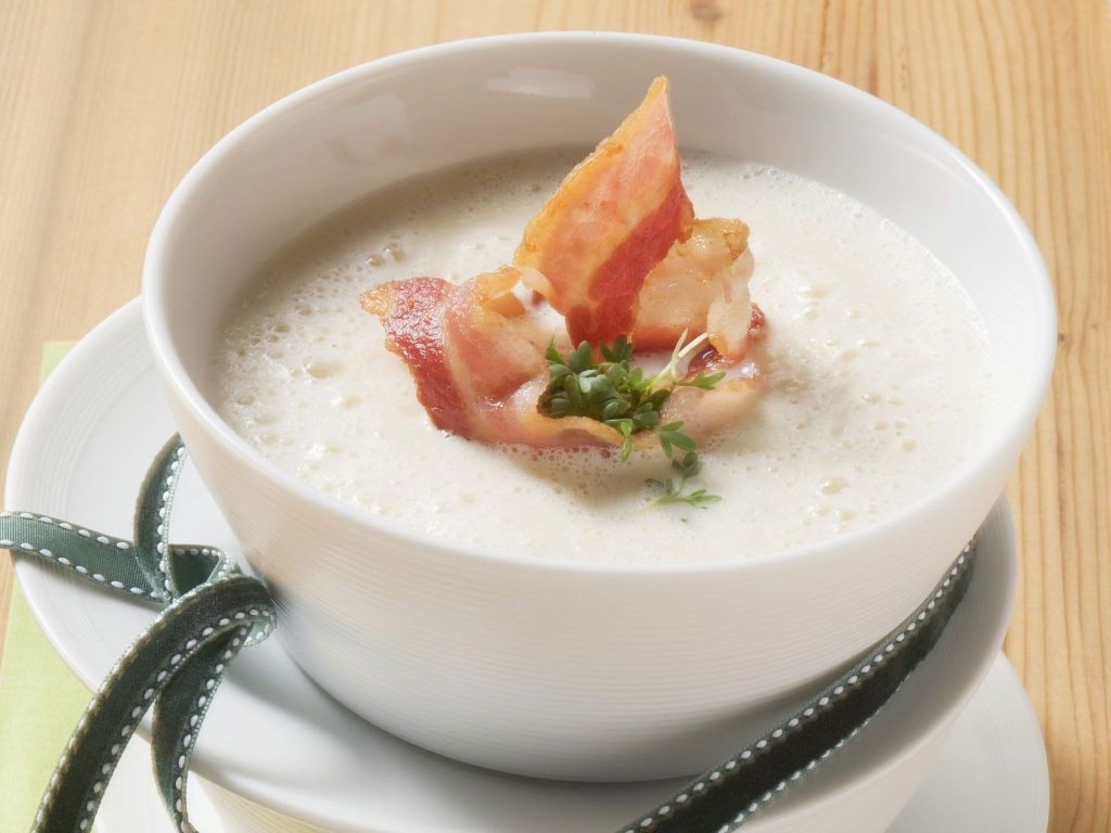 Creamy Salsify Soup with Crispy Bacon