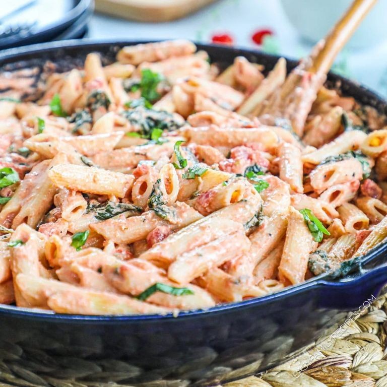 Creamy Tomato Basil Spiral Pasta