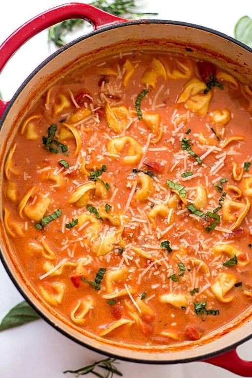 Creamy Tomato and Tortellini Soup