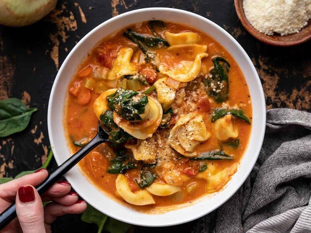 Creamy Tortellini Spinach Soup