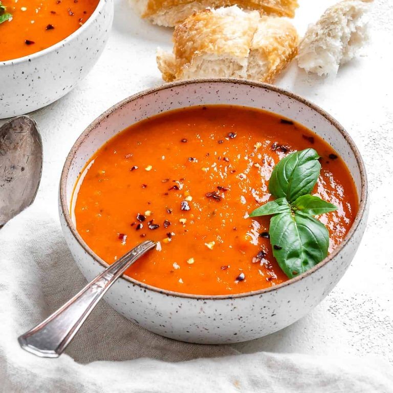 Creamy Vegan Tomato Basil Soup