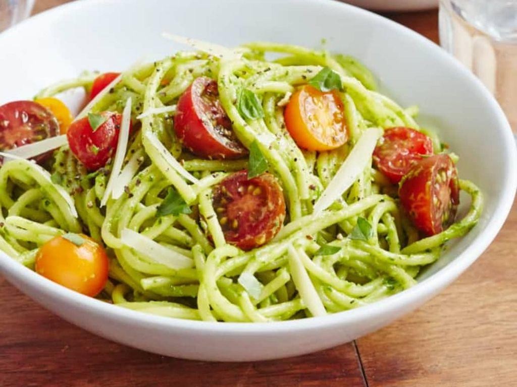 Creamy avocado pasta