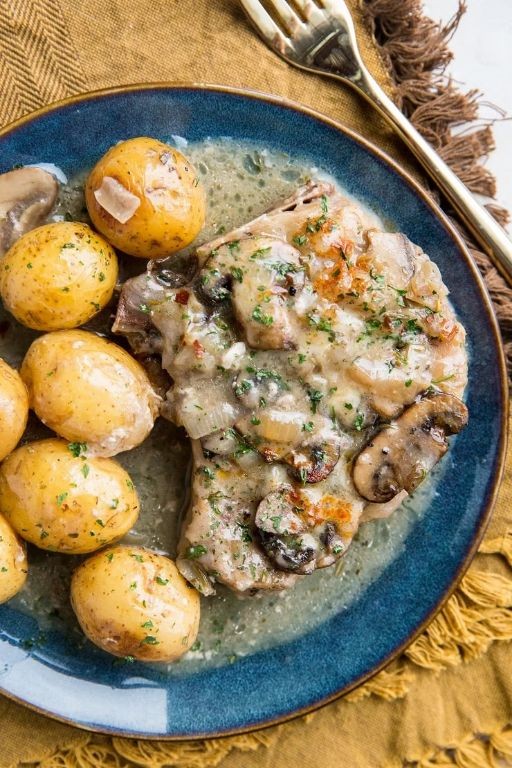 Crock Pot Pork Chops with Creamy Mushroom Sauce