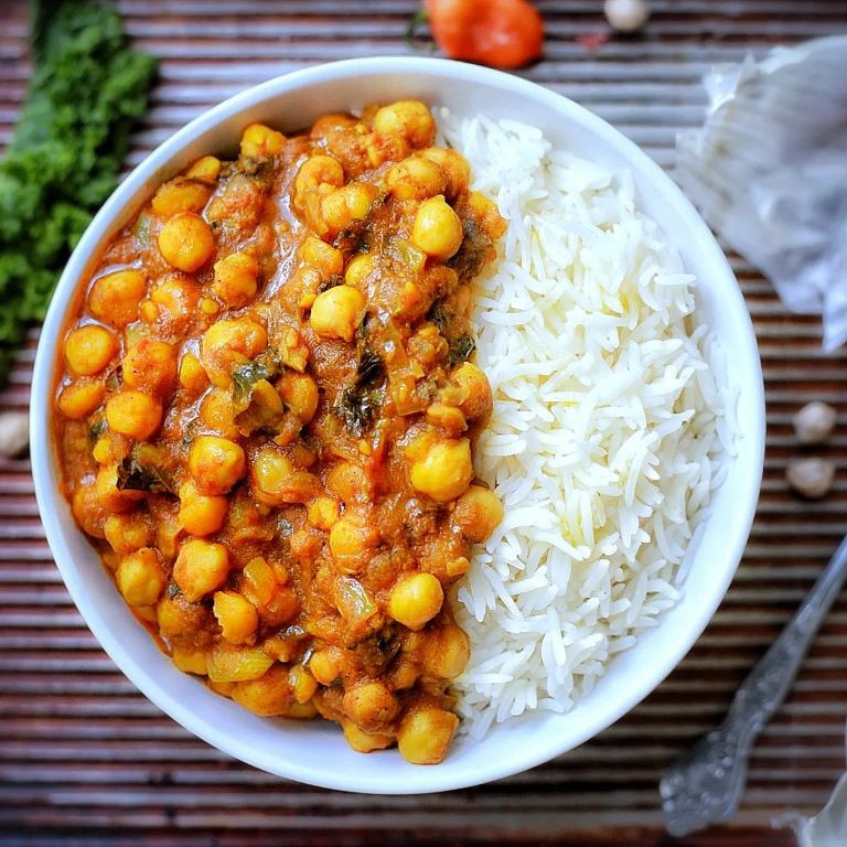 Curried Jasmine Rice with Chickpeas