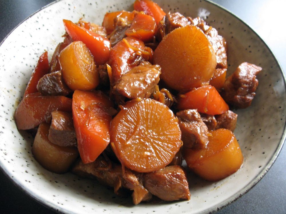 Daikon and Carrot Nimono (Simmered Vegetables)