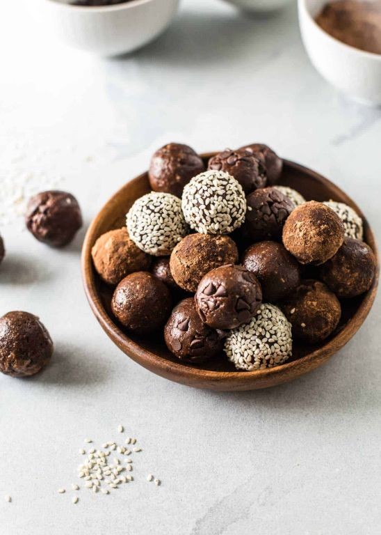 Dark Chocolate and Almond Energy Bites