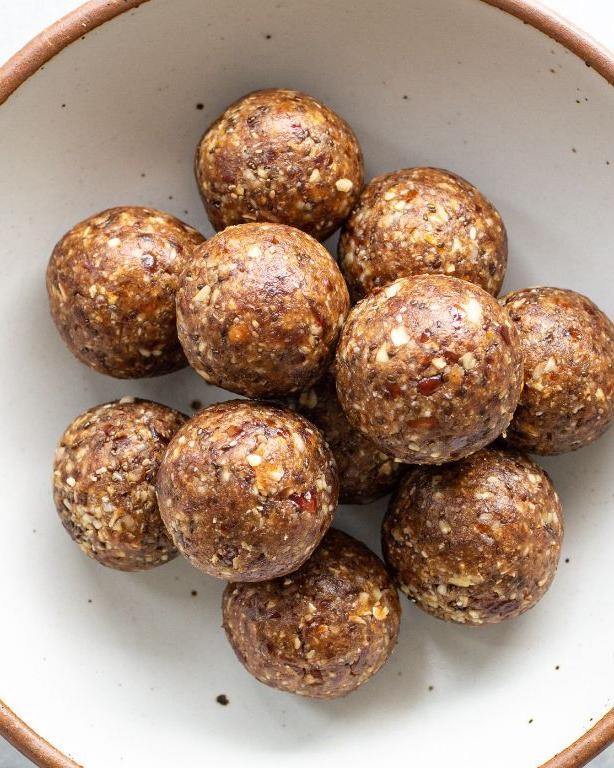 Date and Walnut Energy Balls