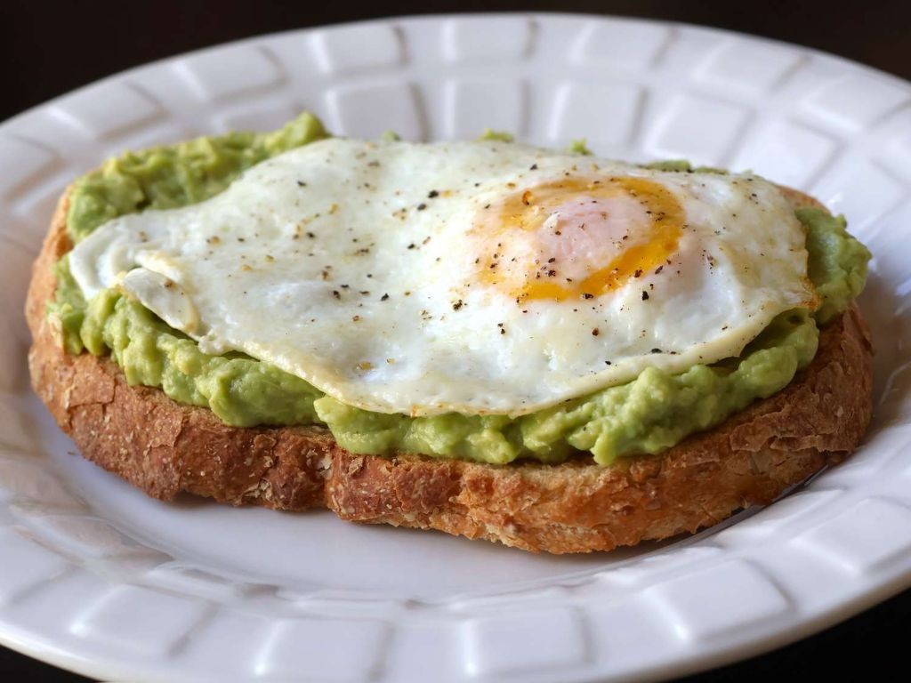 Easy Avocado and Egg Toast