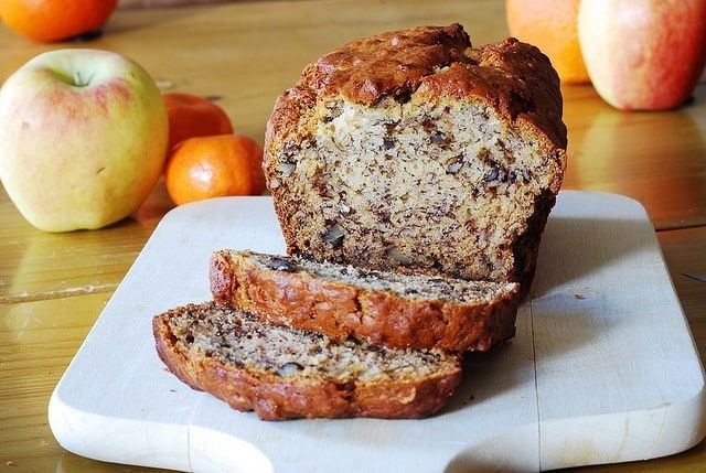 Easy Banana Bread with Walnuts