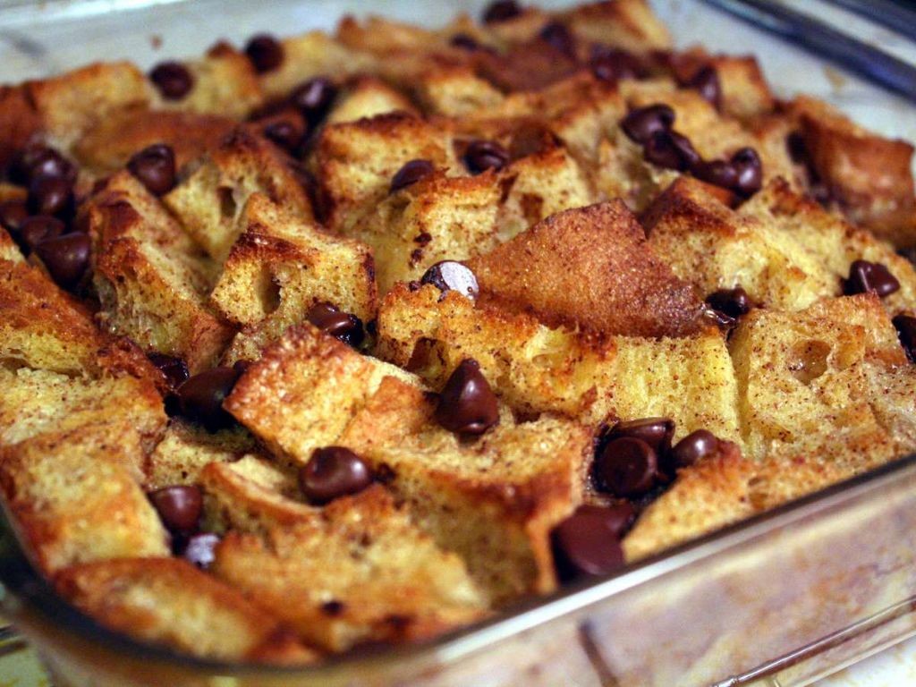 Easy Bread Pudding with Raisins