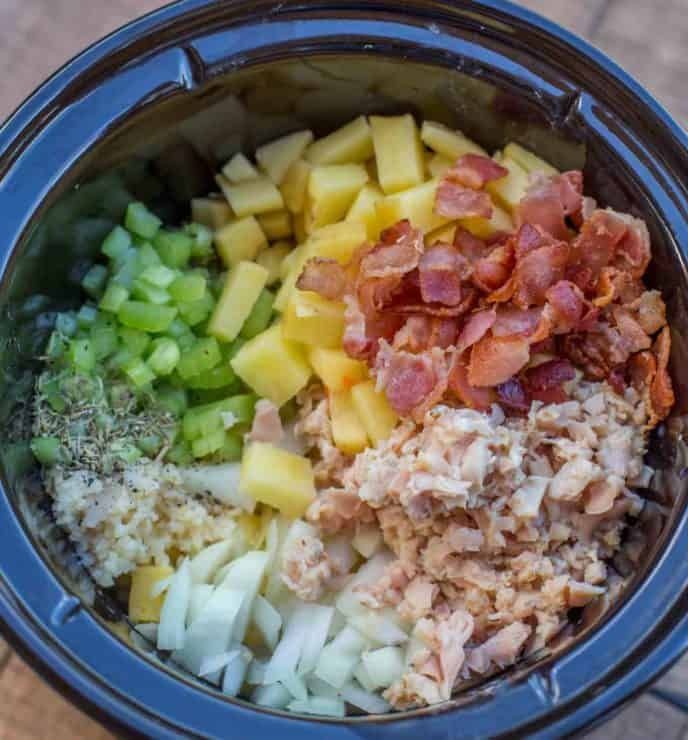 Easy Crockpot Clam Chowder