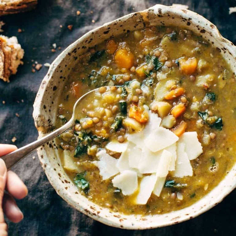 Easy Garlic Herb Lentil Soup in the Crockpot