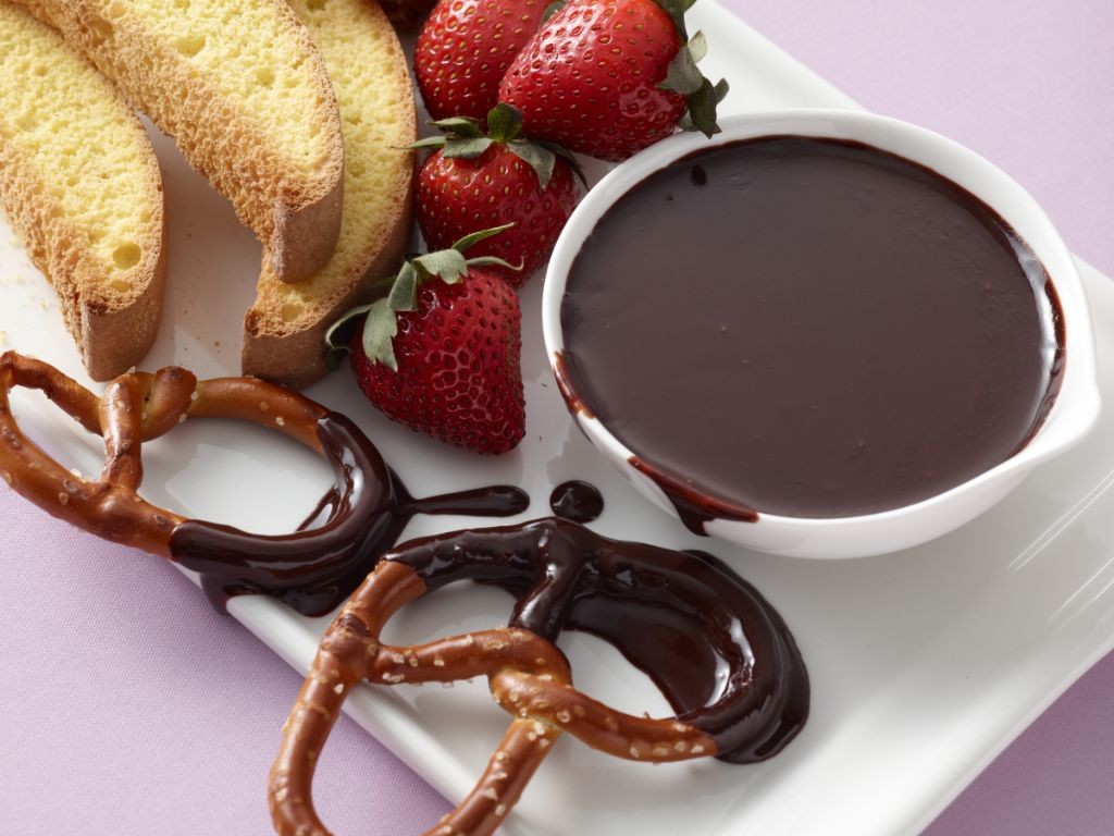 Easy Slow Cooker Chocolate Hazelnut Fondue