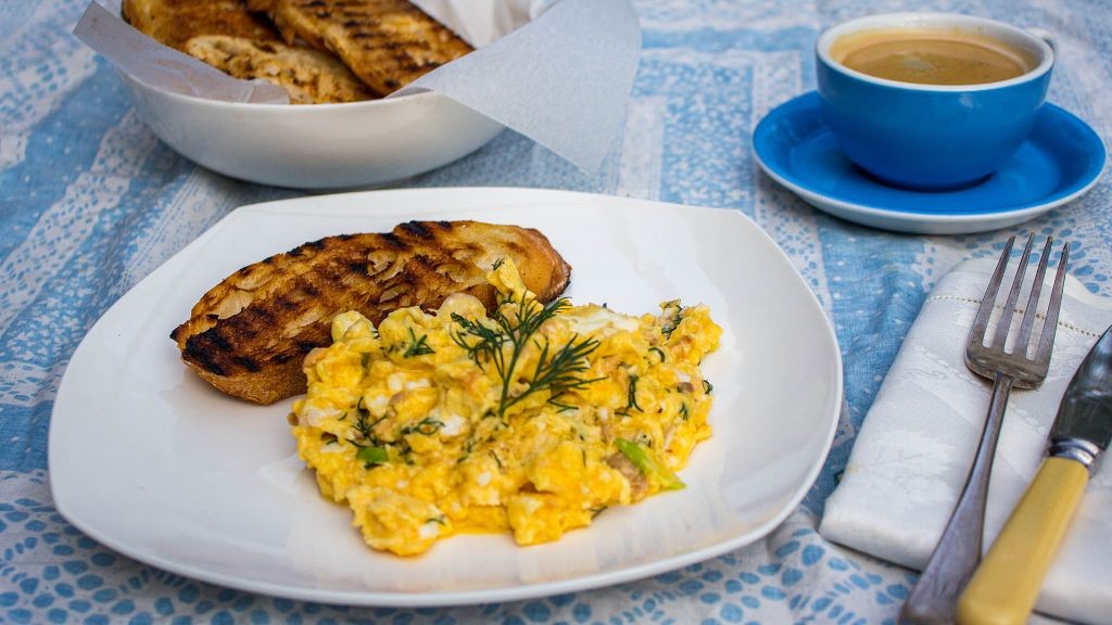 Egg Beaters Scramble with Smoked Salmon and Dill