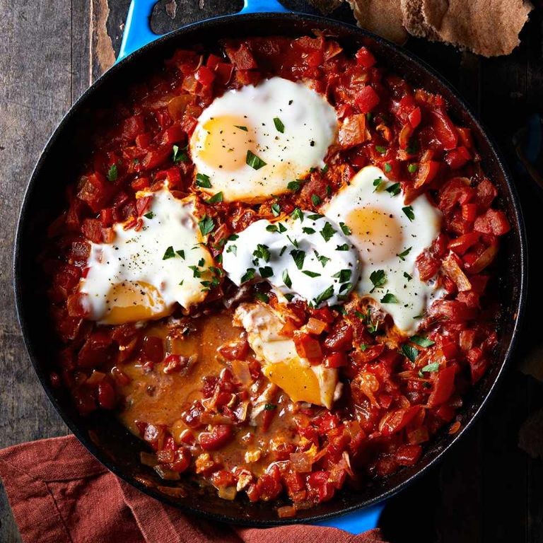 Egg Beaters Shakshuka with Spicy Tomato Sauce
