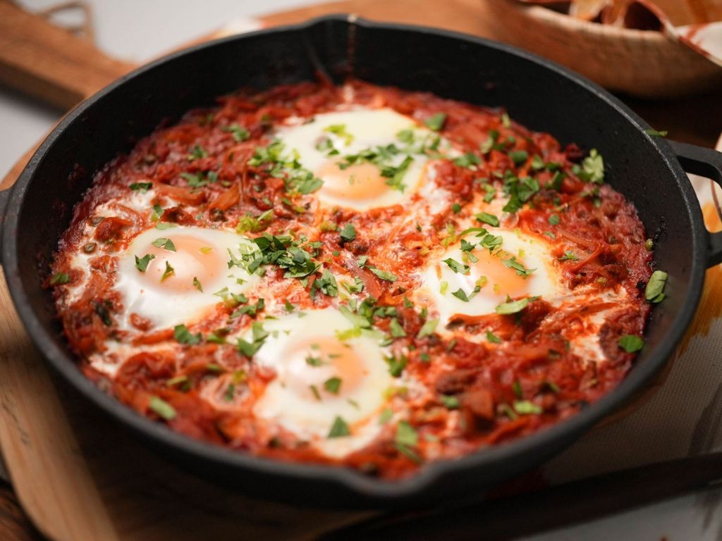 Eggs in Purgatory with Spicy Tomato Sauce