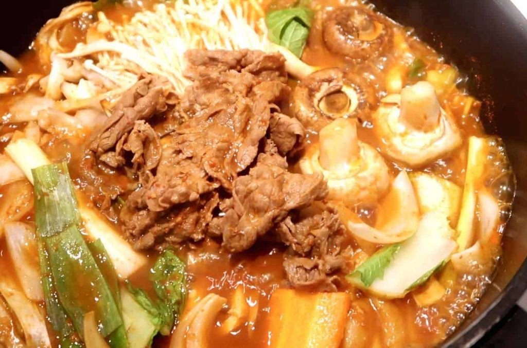 Enoki Mushroom and Chicken Hot Pot