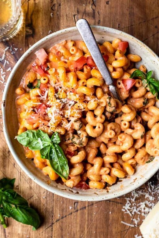 Farm-fresh tomato basil pasta