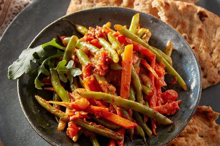 Fasolia (Green Beans and Carrots in Tomato Sauce)
