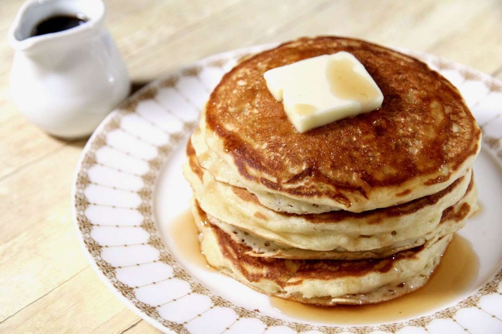 Fluffy Pancakes with Maple Syrup