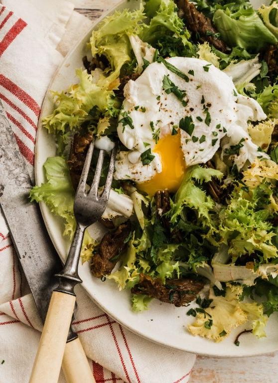 18 Crispy Frisee Salad Recipes with Bold Flavors