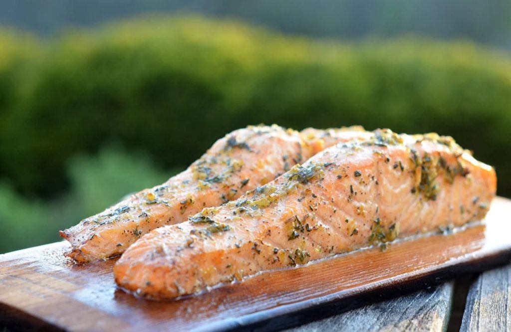 20 Flavorful Cedar Plank Salmon Recipes for Grilling Enthusiasts