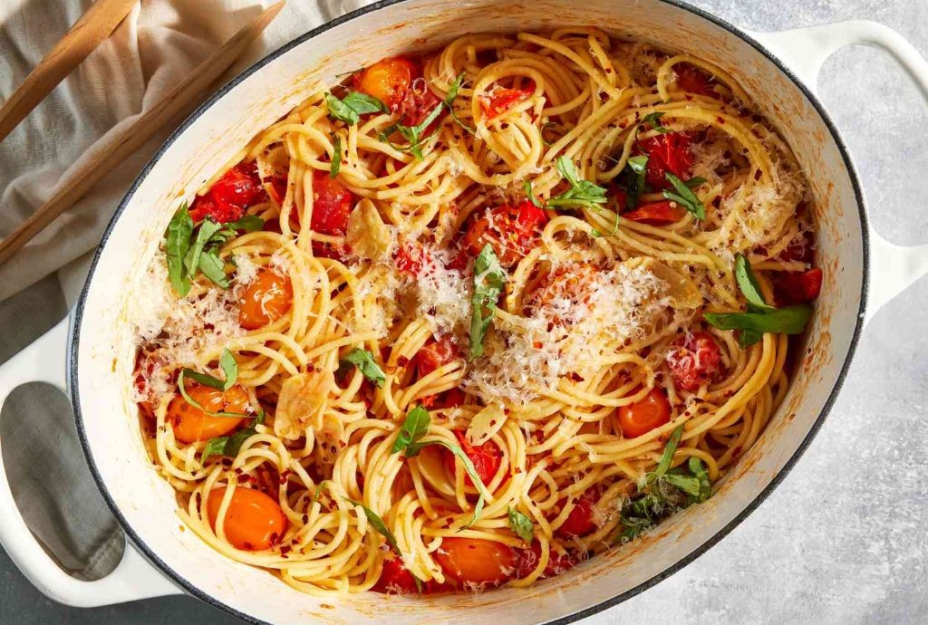 Garlic Butter Cherry Tomato Pasta