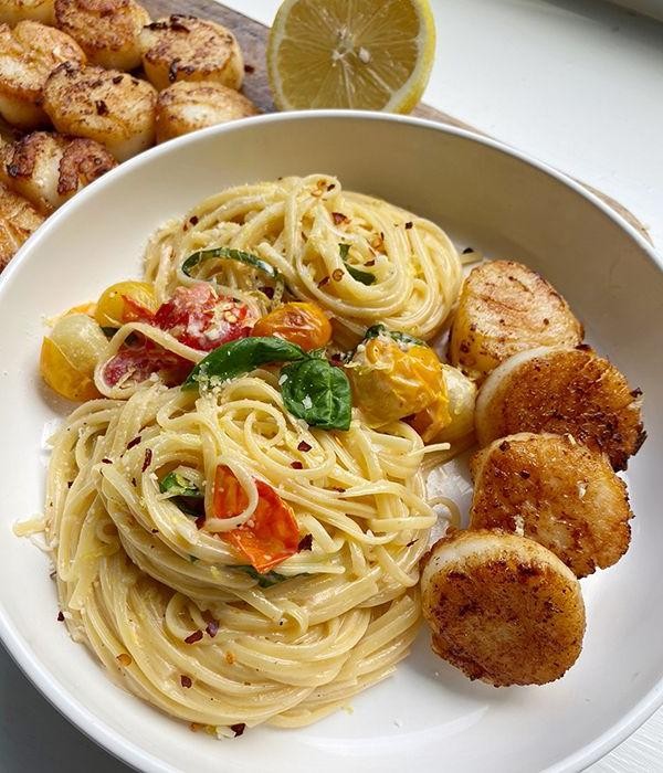 Garlic Butter Scallop Linguine