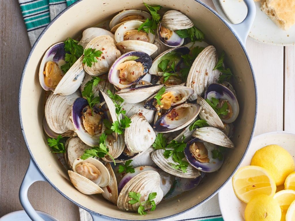 Garlic Butter Steamed Clams