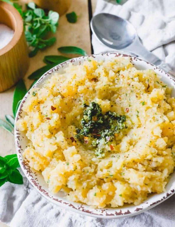 Garlic Herb Mashed Rutabaga