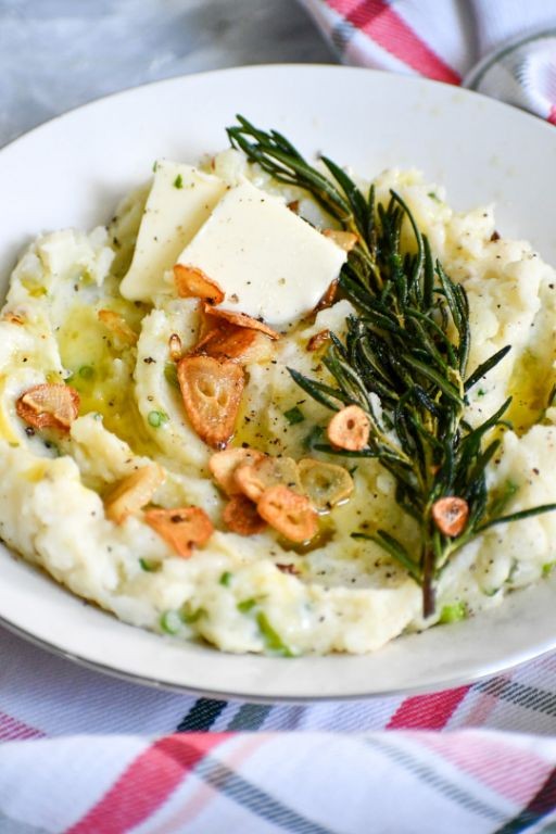 Garlic Mashed Potatoes with Rosemary