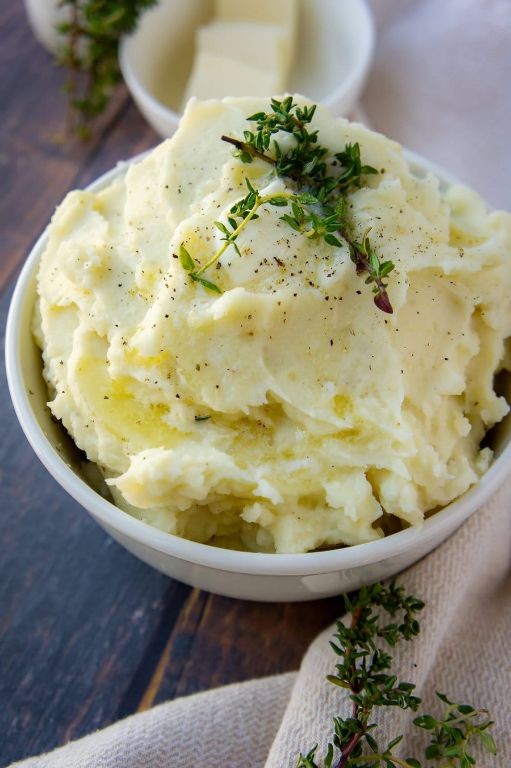 Garlic Mashed Potatoes with Thyme