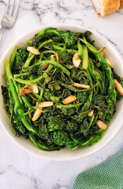 Garlic and Chili Sauteed Rapini