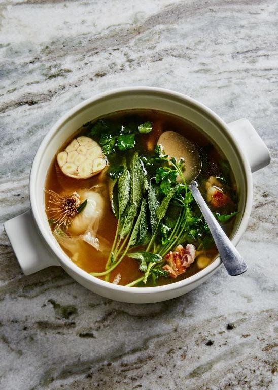 Garlic and Herb Detox Soup