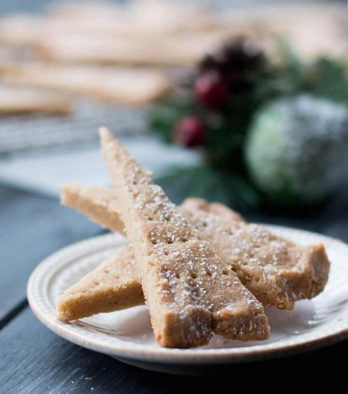 Ginger Spiced Shortbread Cookies